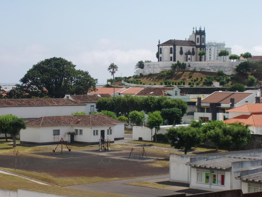 Apartment T3 In Downtown With Sea View Ponta Delgada  Room photo