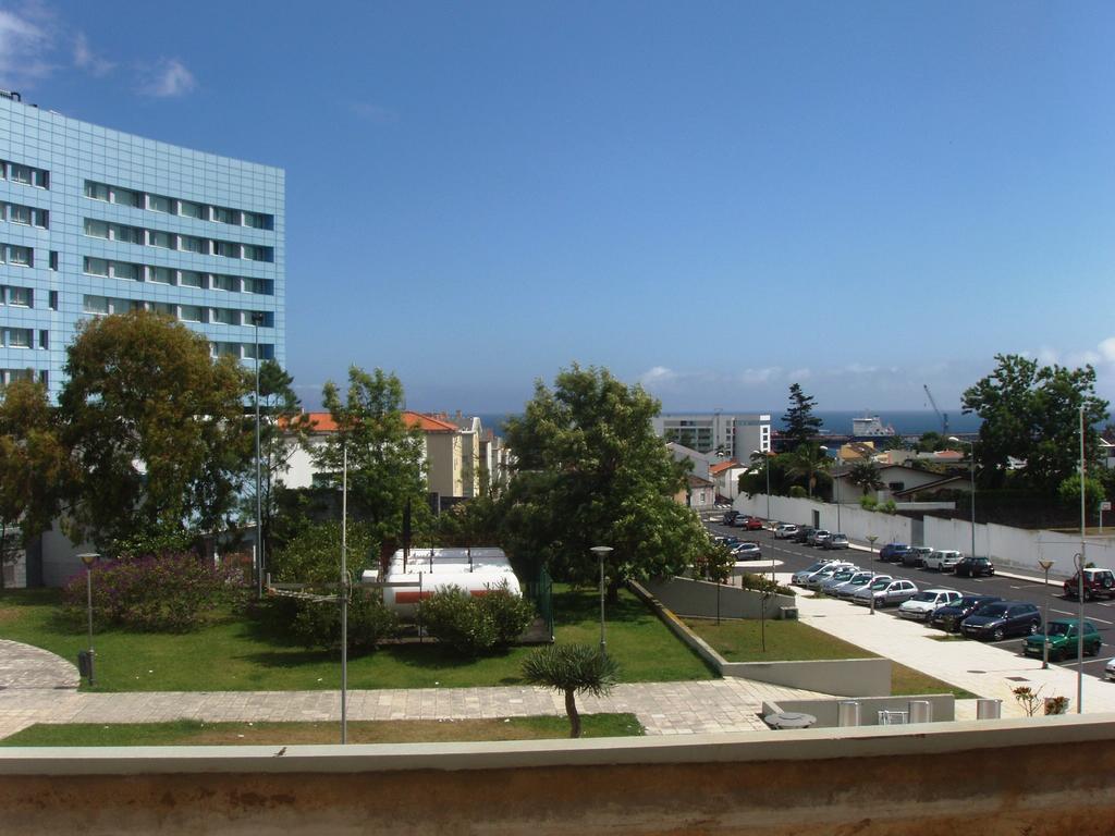 Apartment T3 In Downtown With Sea View Ponta Delgada  Room photo